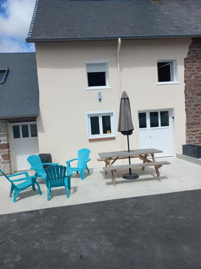 Petite Maison Proche Centre Ville Brehal Exterior photo