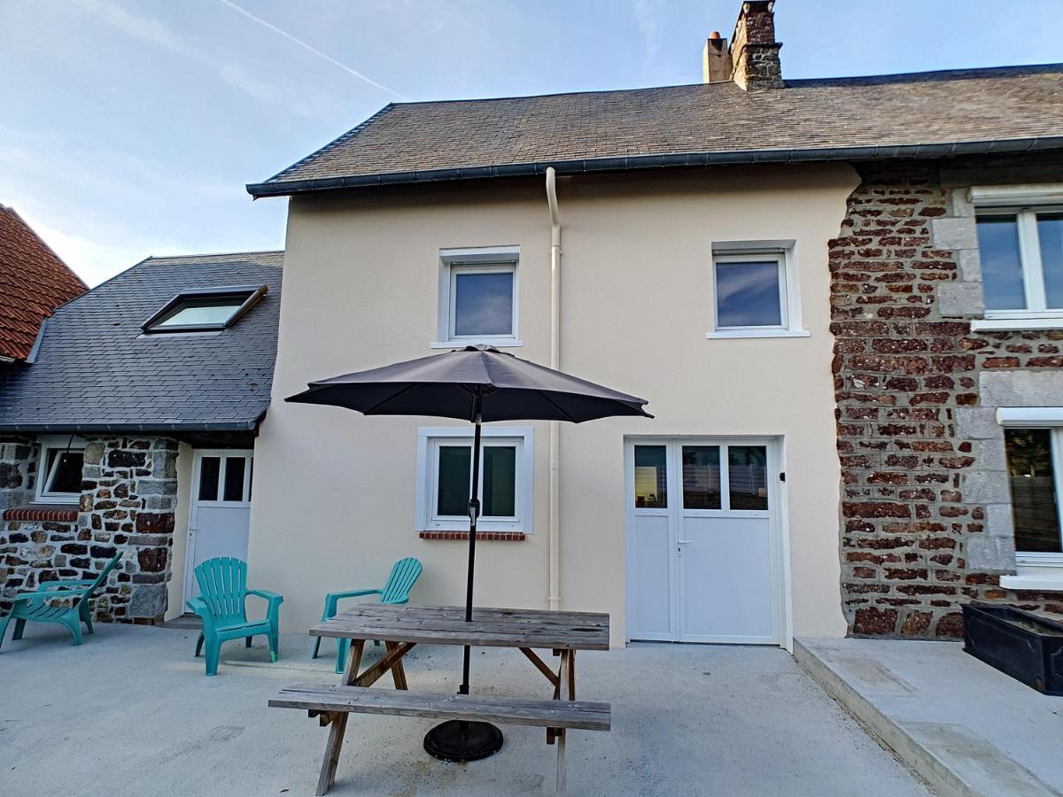 Petite Maison Proche Centre Ville Brehal Exterior photo